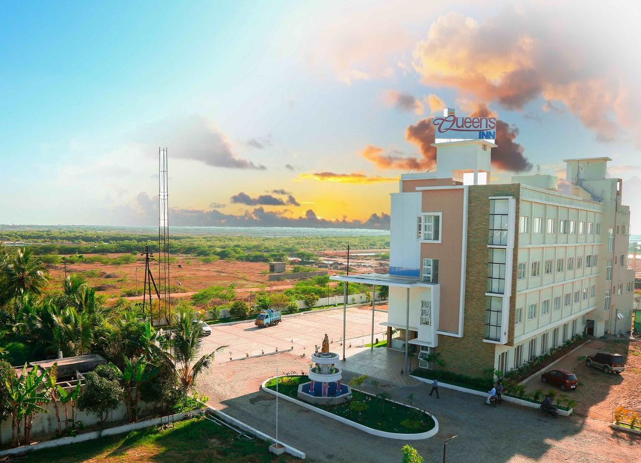Hotel Queens Inn Велангани Екстериор снимка