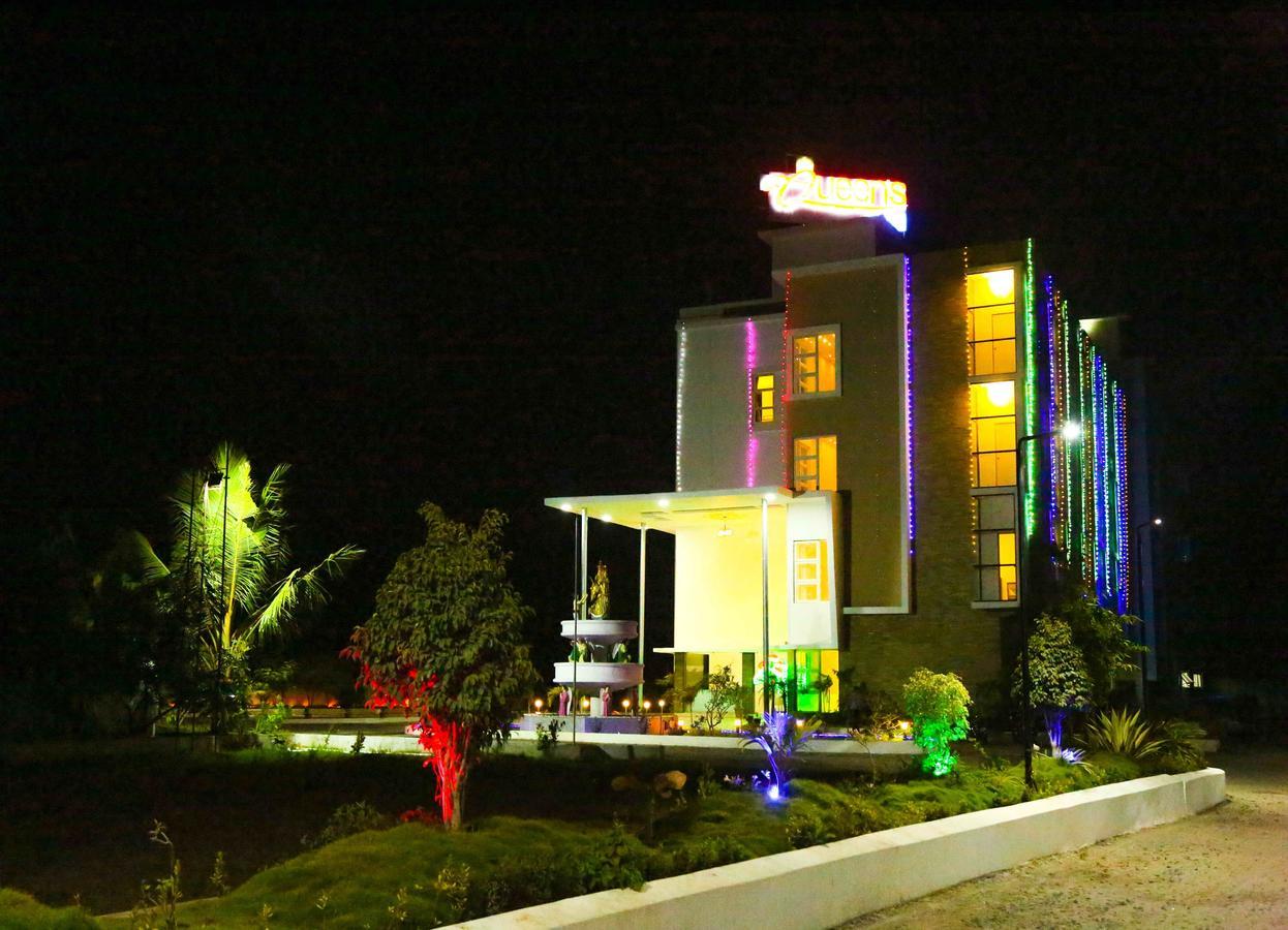 Hotel Queens Inn Велангани Екстериор снимка