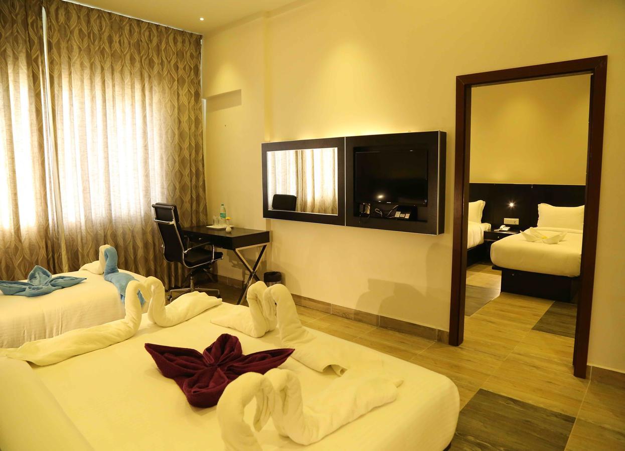 Hotel Queens Inn Велангани Екстериор снимка